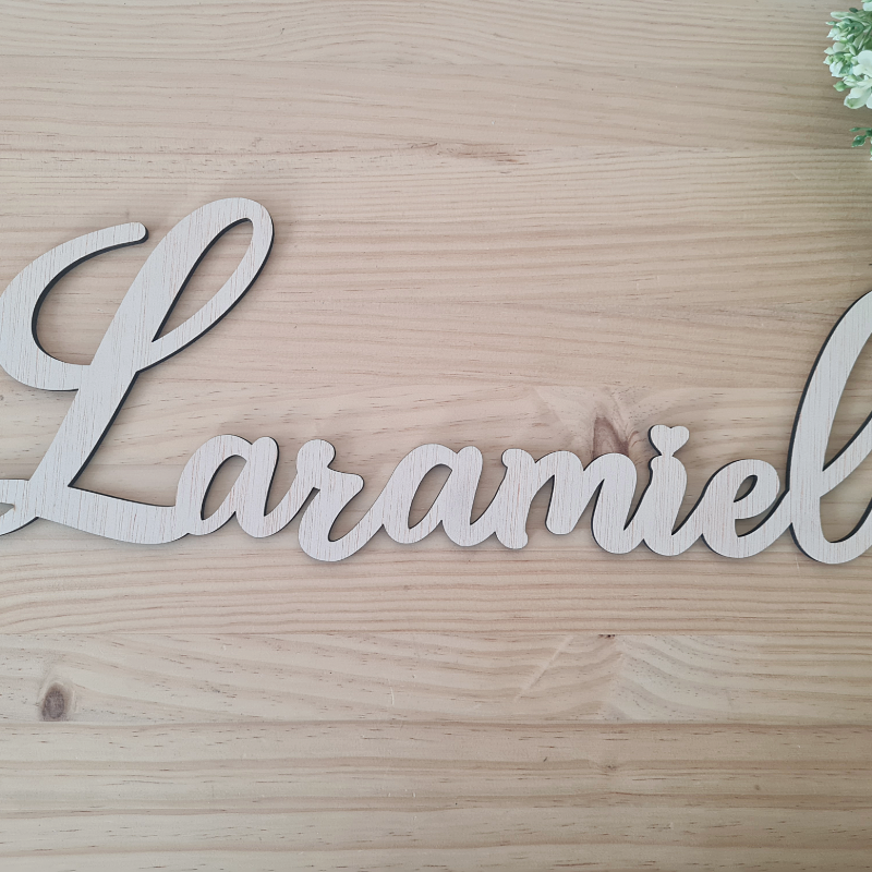 Nombres en madera grandes